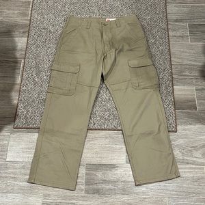 Mens cargo pants wrangler new w/o tags